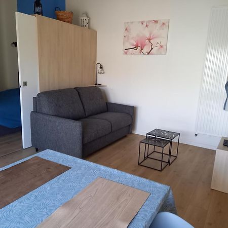 Gite La Petite Maison Montournais Bagian luar foto