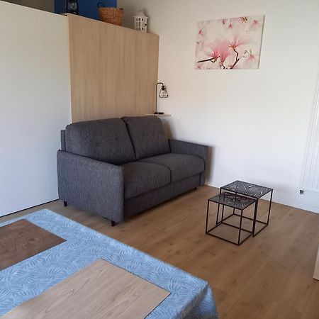 Gite La Petite Maison Montournais Bagian luar foto