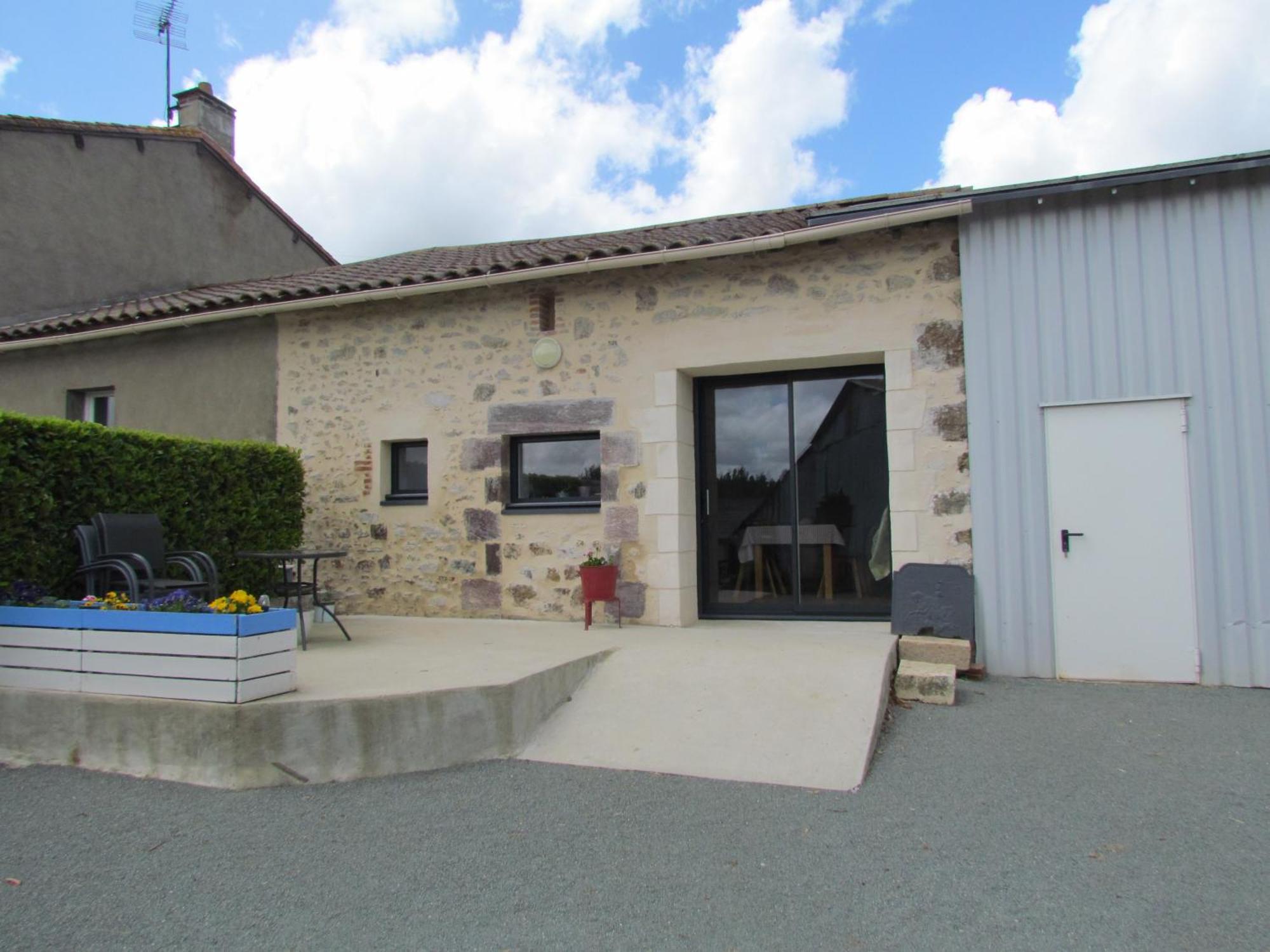Gite La Petite Maison Montournais Bagian luar foto