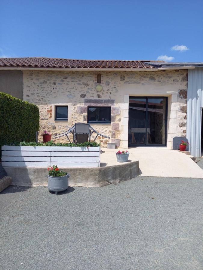 Gite La Petite Maison Montournais Bagian luar foto