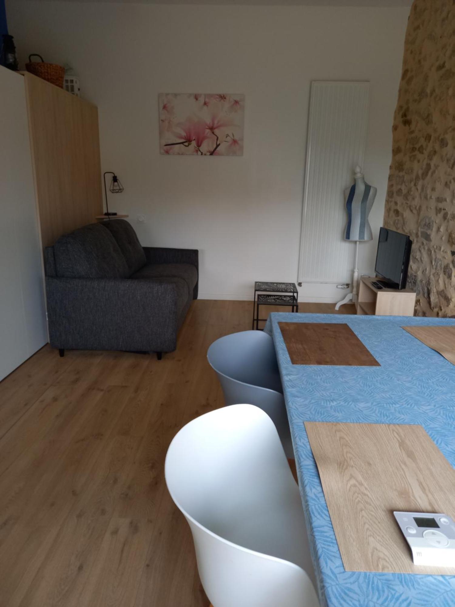 Gite La Petite Maison Montournais Bagian luar foto